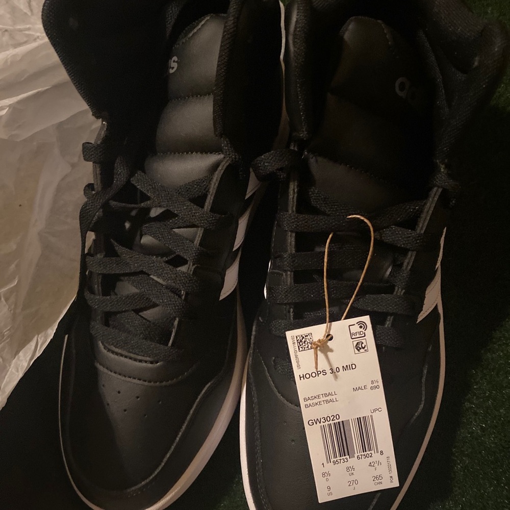 Adidas - Picture 6 of 7